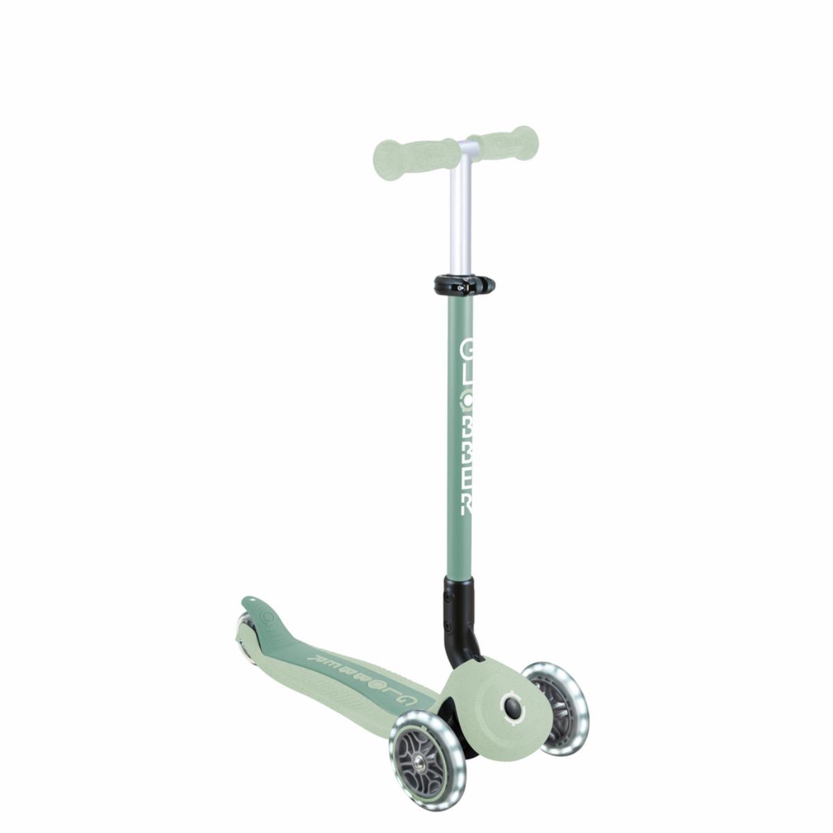 Patinete GO•UP ACTIVE LIGHTS Ecologic Globber pistacho