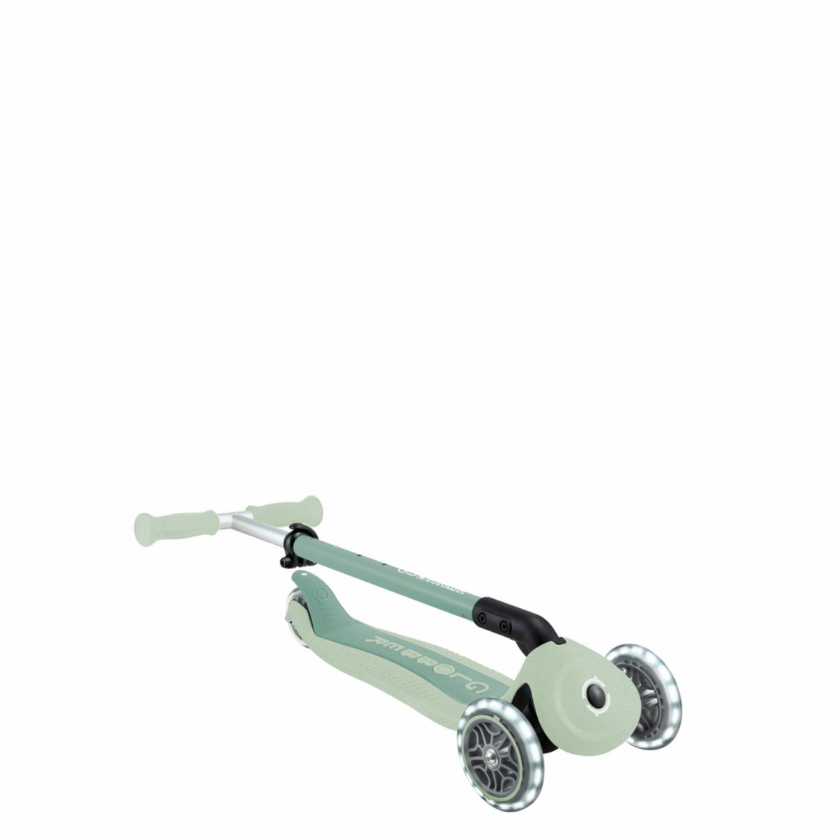 Patinete GO•UP ACTIVE LIGHTS Ecologic Globber pistacho