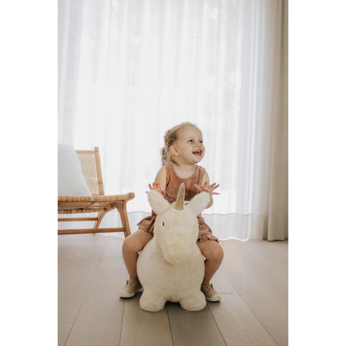 Peluche saltarín UNICORN Wild & Soft