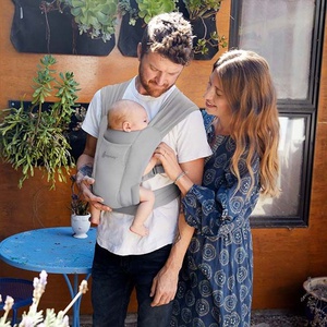 Portabebé EMBRACE Ergobaby Malla Soft Air grey