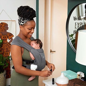 Portabebé EMBRACE Ergobaby Malla Soft Air washed black