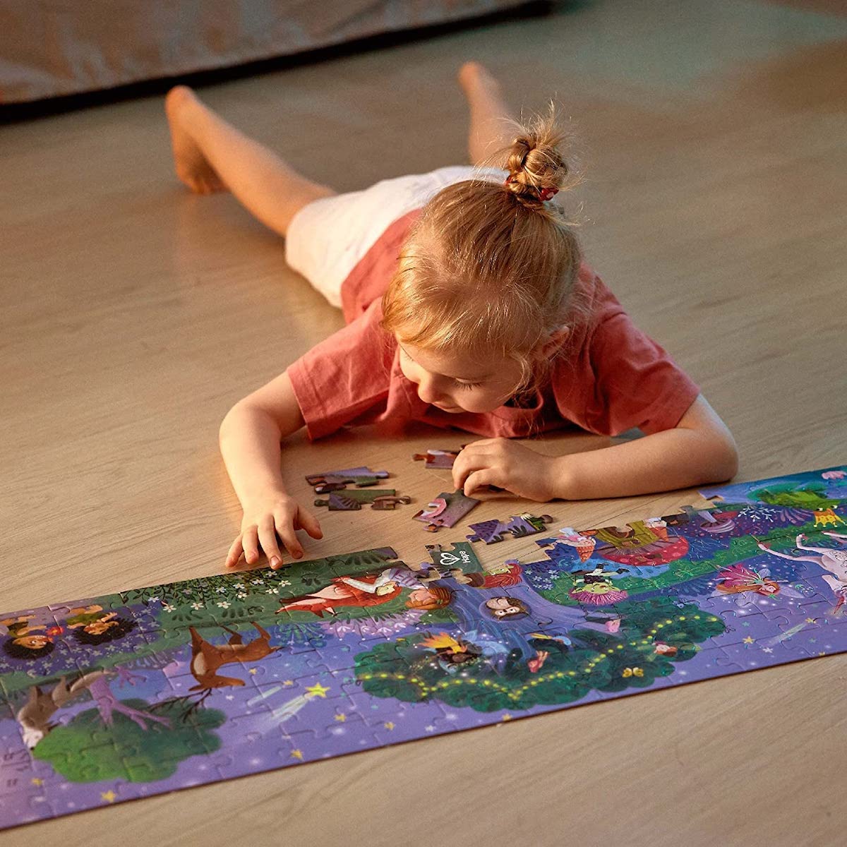 Puzzle fluorescente 200pzas MAGIC FOREST Hape