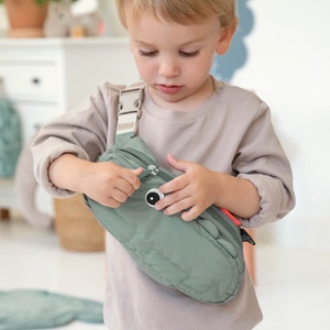 Riñonera acolchada infantil CROCO Done by Deer green