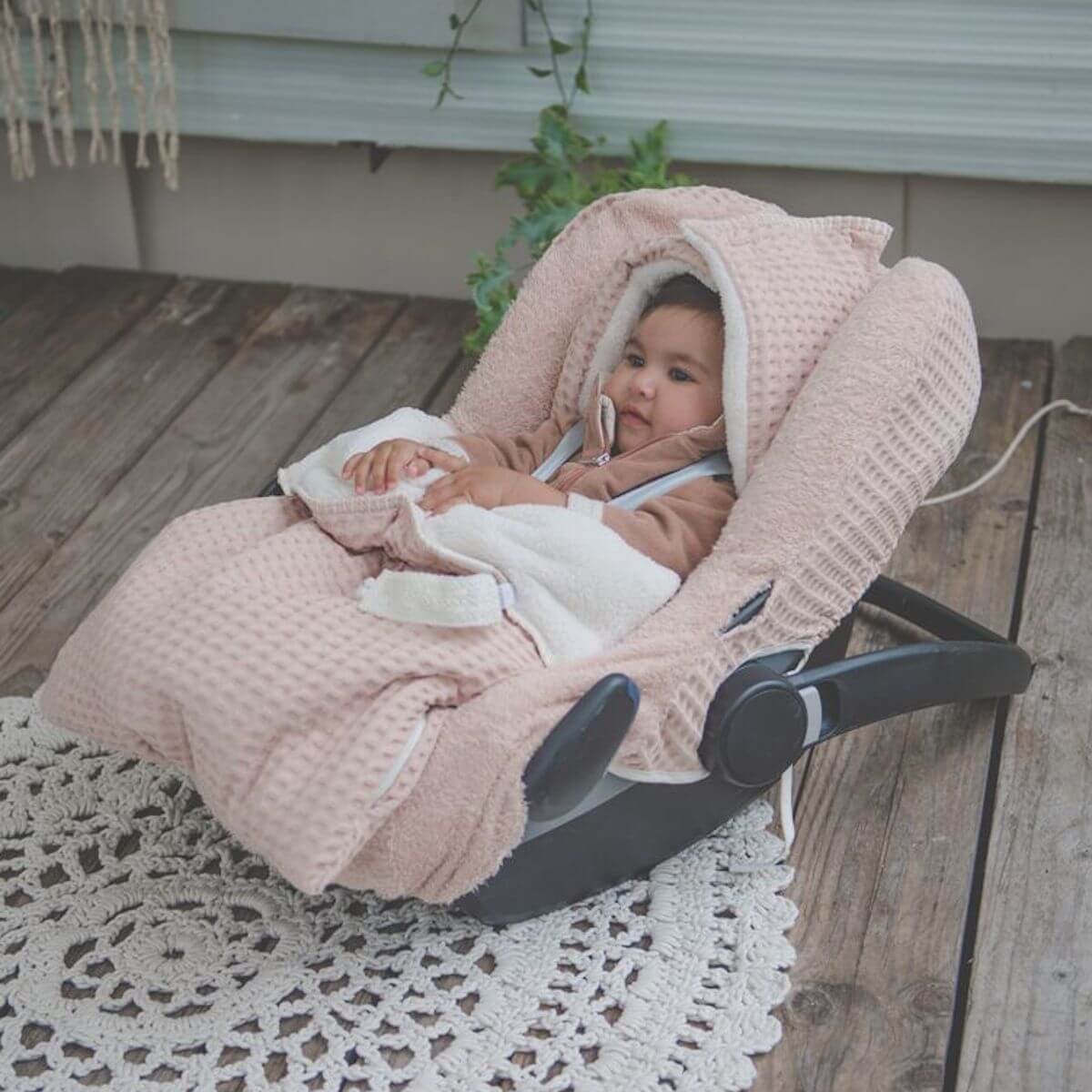 Saco nido silla auto 0+ 3 puntos OSLO Koeka rosa salt-pebble