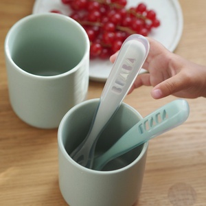 Set 2 cucharas silicona 1ª edad+estuche Béaba verde salvia-gris