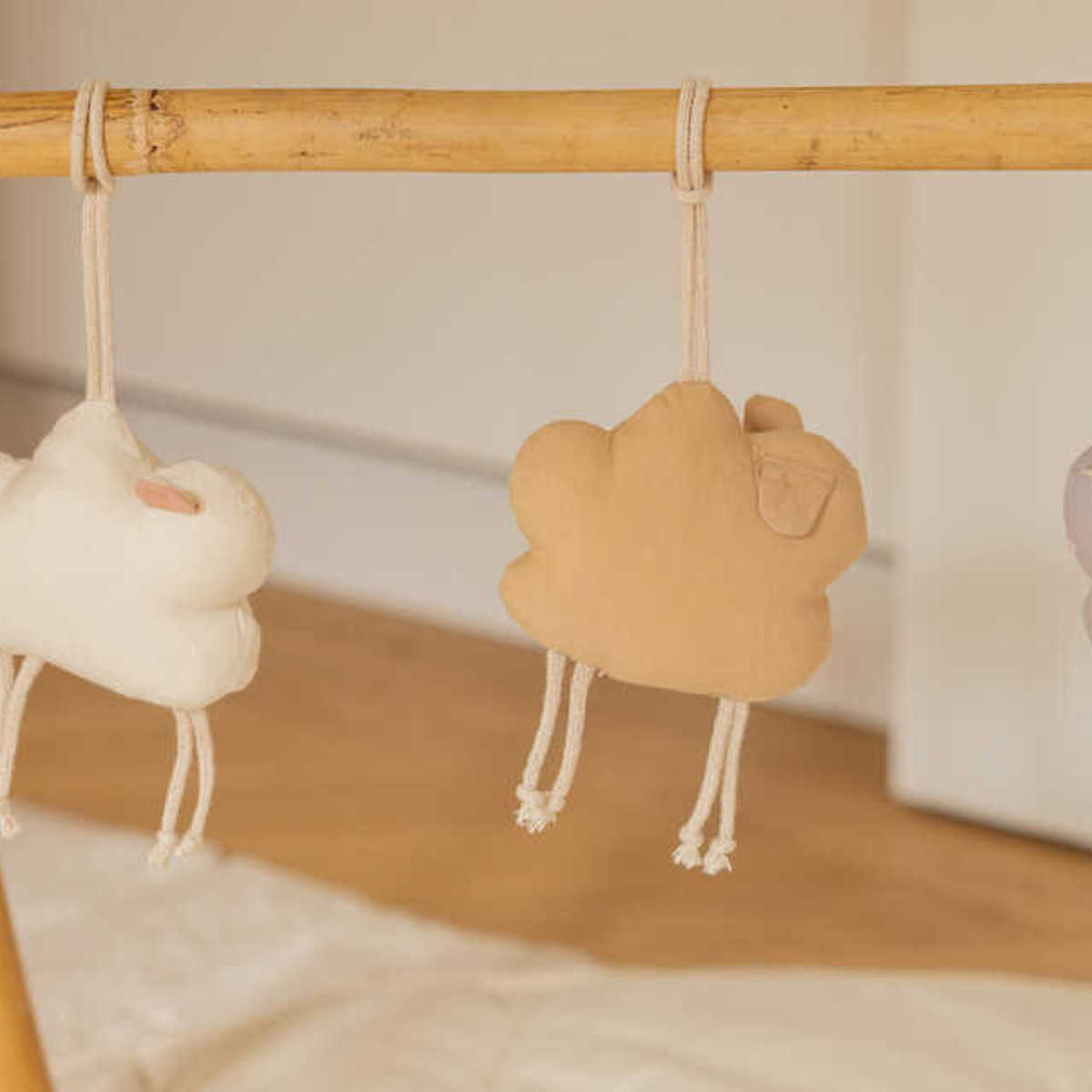 Set 3 colgantes sensoriales LITTLE SHEEP Lorena Canals