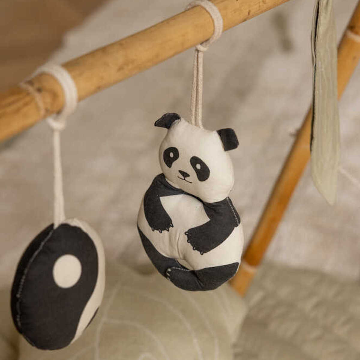 Set 3 colgantes sensoriales PANDA Lorena Canals
