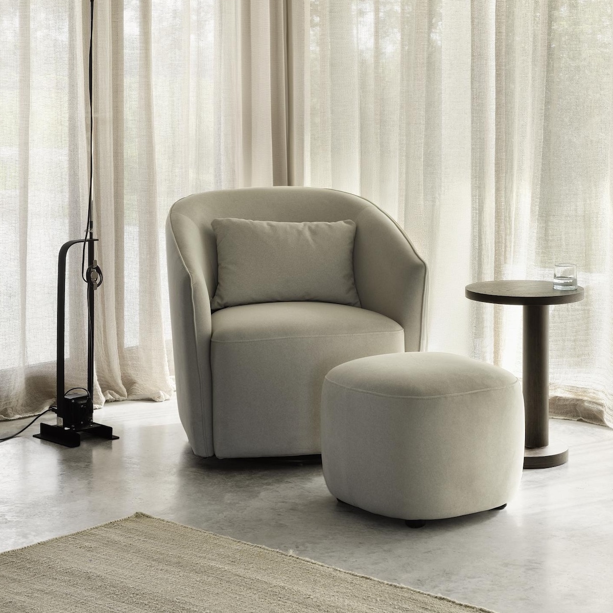 Sillón giratorio-deslizante GOMI Quax mohair beige