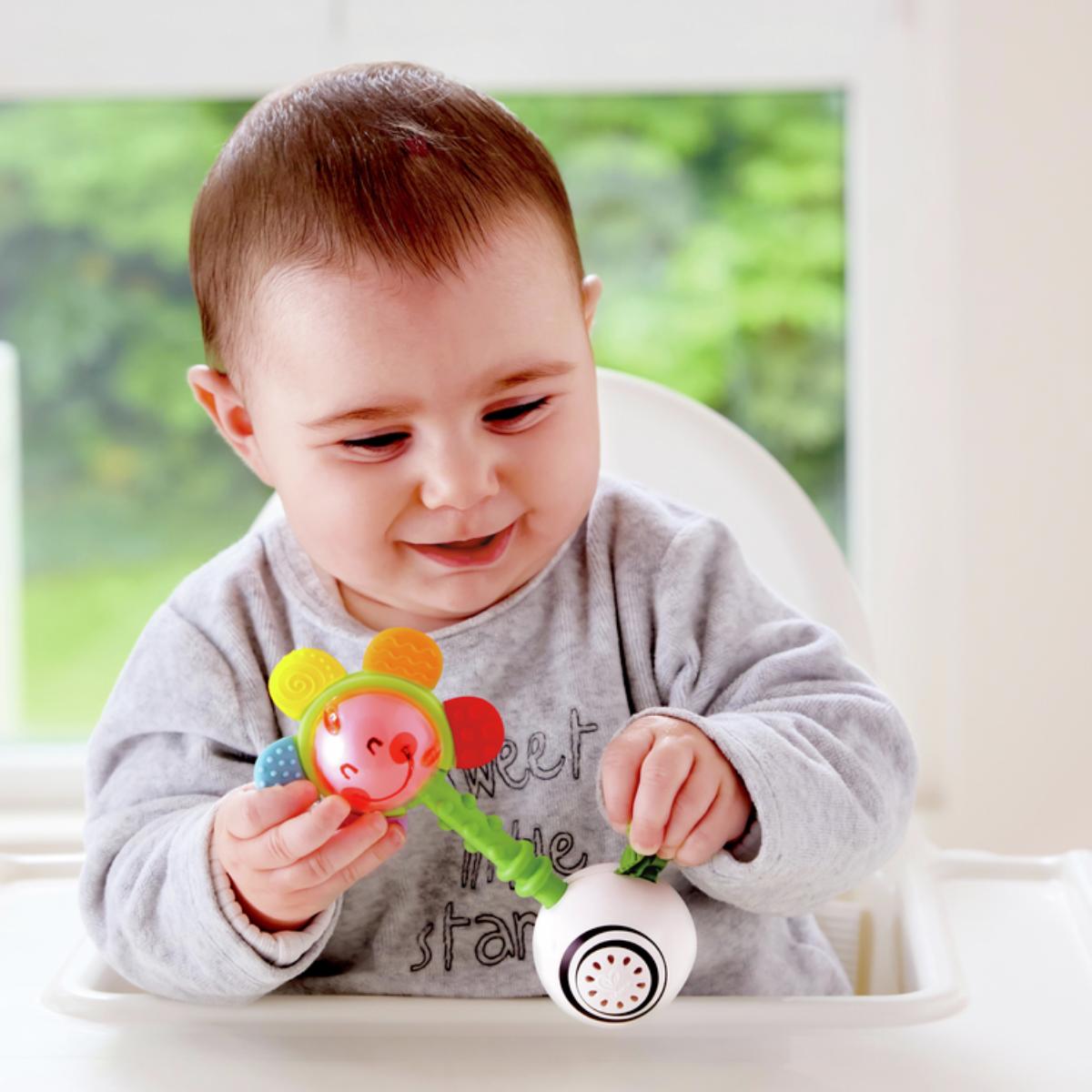 Sonajero musical de flores Hape